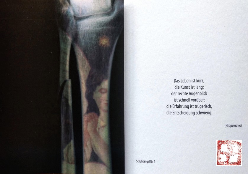 Vorder- und Rückseite einer Schubsengel-Postkarte der Hamburger Künstlerin EVA
