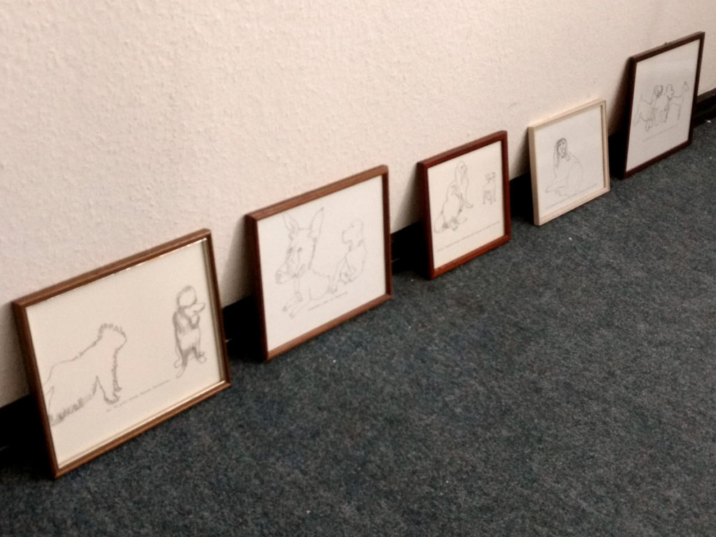 Jenni Tietze zeigt ein letztes Mal in ihrem alten Atelier sezierte Zeichnungen.