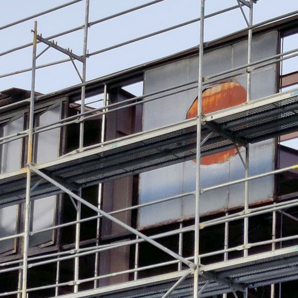Ein letzter Blick auf das Bild des dicken fetten Pfannkuchens, das bis Oktober 2022 die Wand eines Fabrikgebäudes in Hamburg zierte. Foto von EVA.